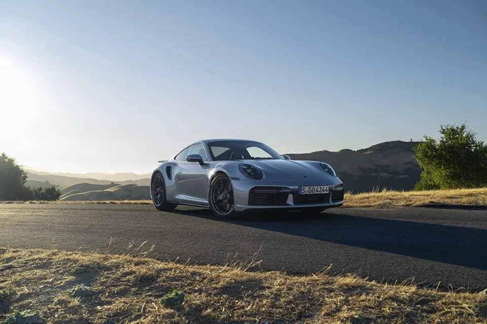 Porsche представляет эксклюзивный 911 Turbo в честь 50-летия спортивного автомобиля