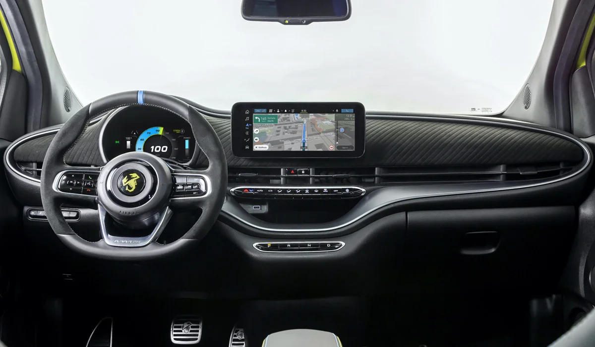 Дебют автомобиля бренда Abarth 500e