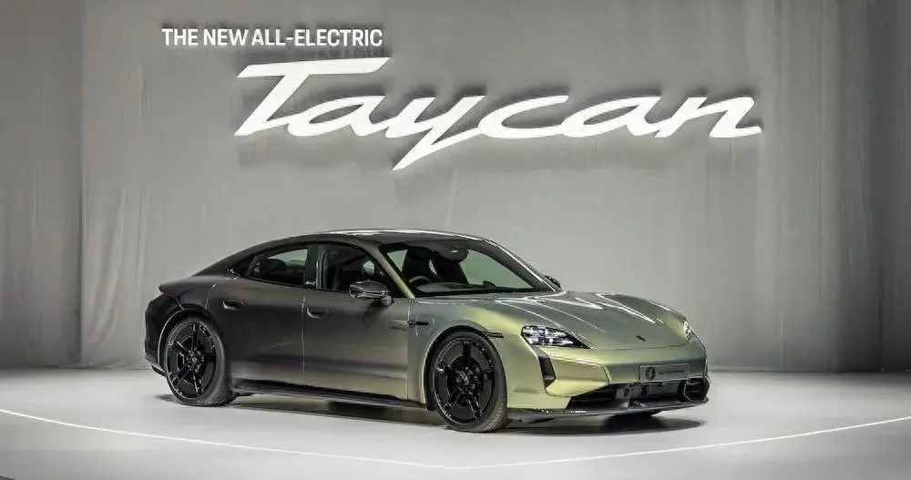 Porsche целый год создавала краску, позволяющую менять цвет. Представлен Taycan Turbo S Celestial Jade