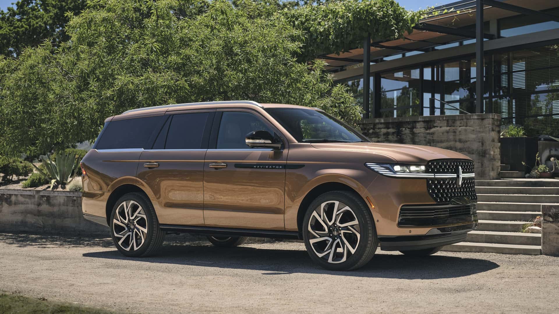 Концерн Ford представил новый Lincoln Navigator 2025 модельного года