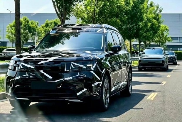 Xiaomi готовит большой кроссовер Kunlun: семейный SUV с запасом хода свыше 400 кмXiaomi үлкен кроссовер дайындап жатыр, Kunlun: 400 км-ден асатын отбасылық жол талғамайтын көлік.