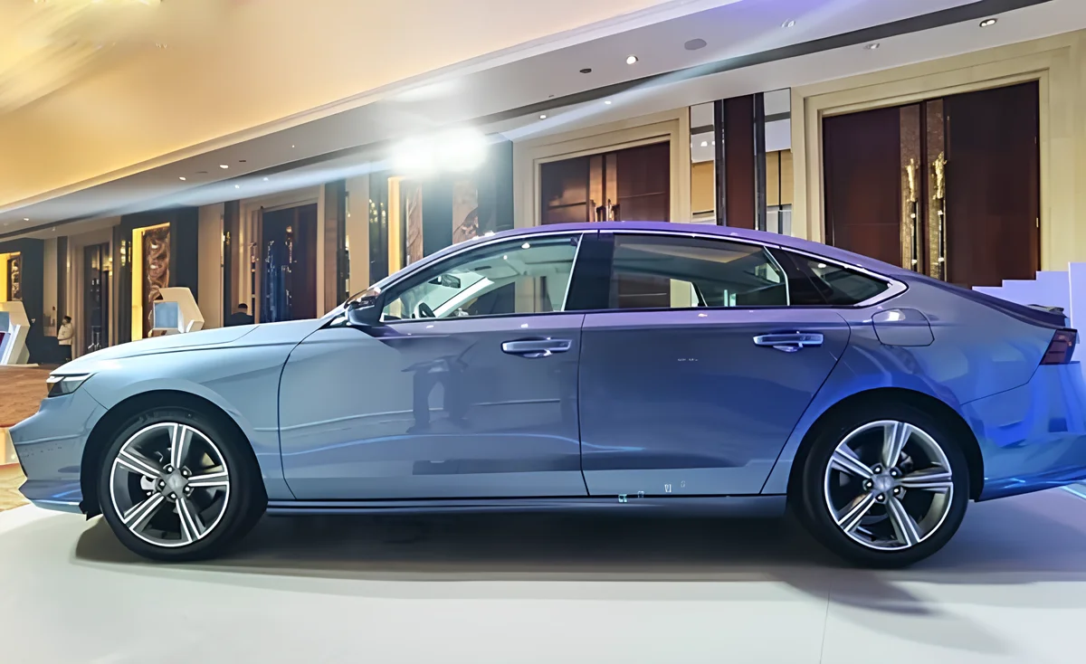 Новая Honda Accord 2025 засветилась за полгода до премьеры