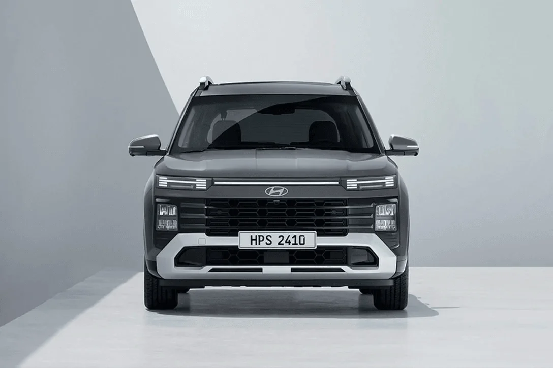 Три ряда кресел и богатая оснастка: Hyundai показала недорогой семейный кроссовер