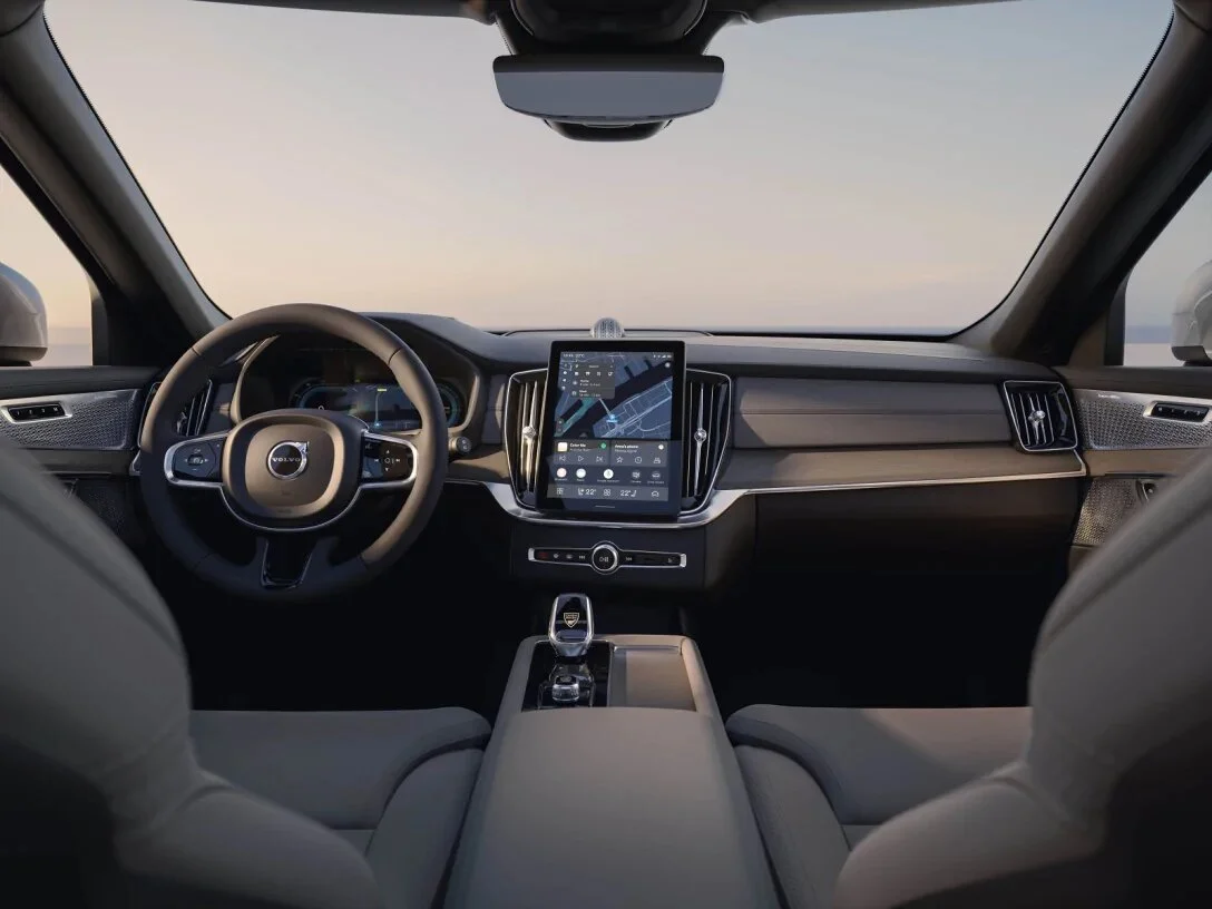 Презентован новый Volvo XC90 2025: как изменился премиальный кроссовер