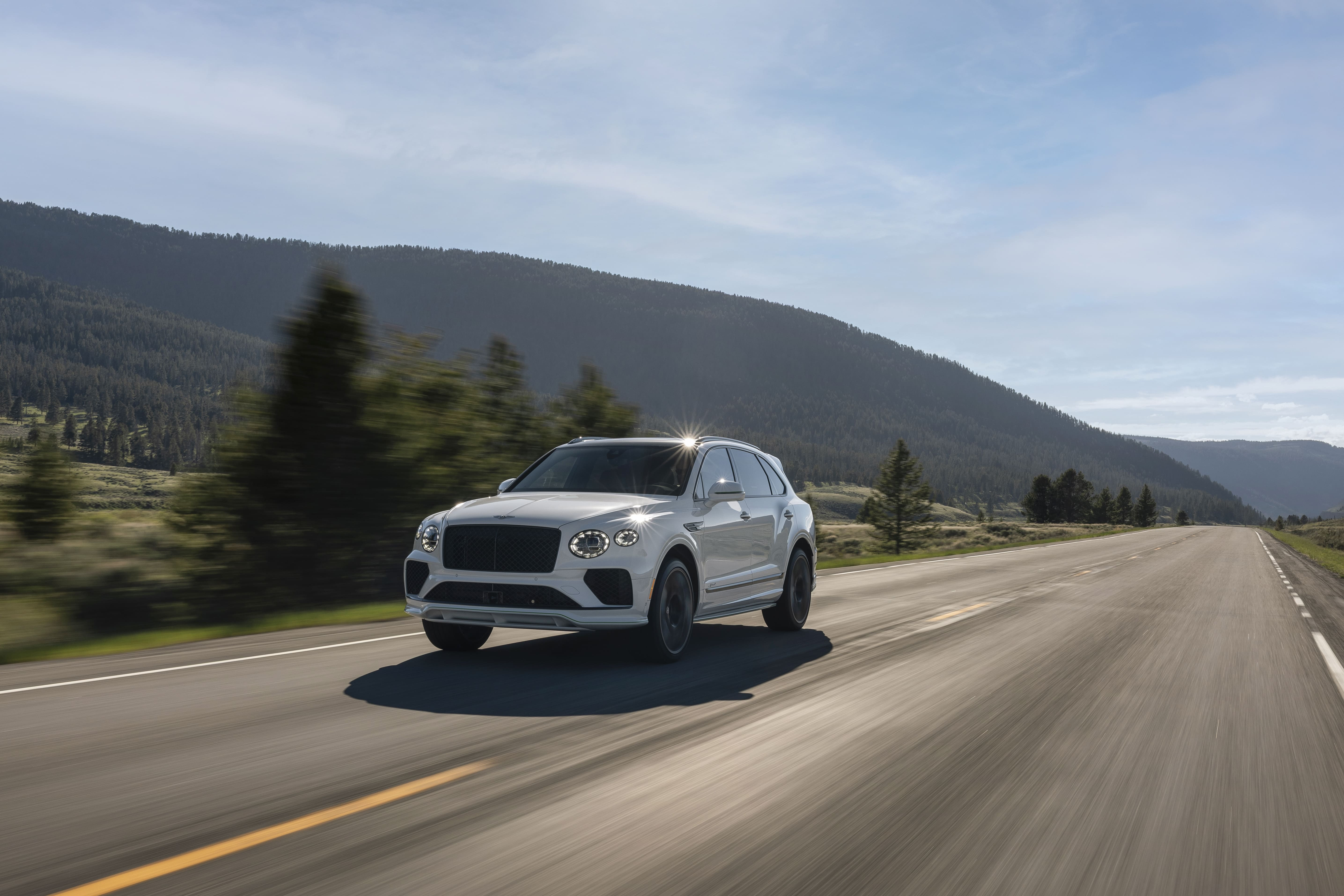 Bentley Bentayga Speed 2025: Новый уровень мощности и роскоши