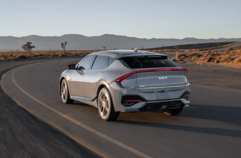 Обновленный Kia EV6: рестайлинговая версия электрического кроссовера представлена официально