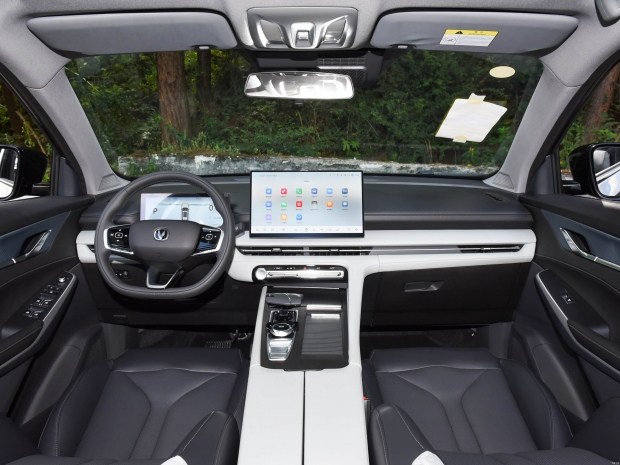 Changan CS75 PLUS стал гибридом: большой SUV с ценой от ~$15 000
