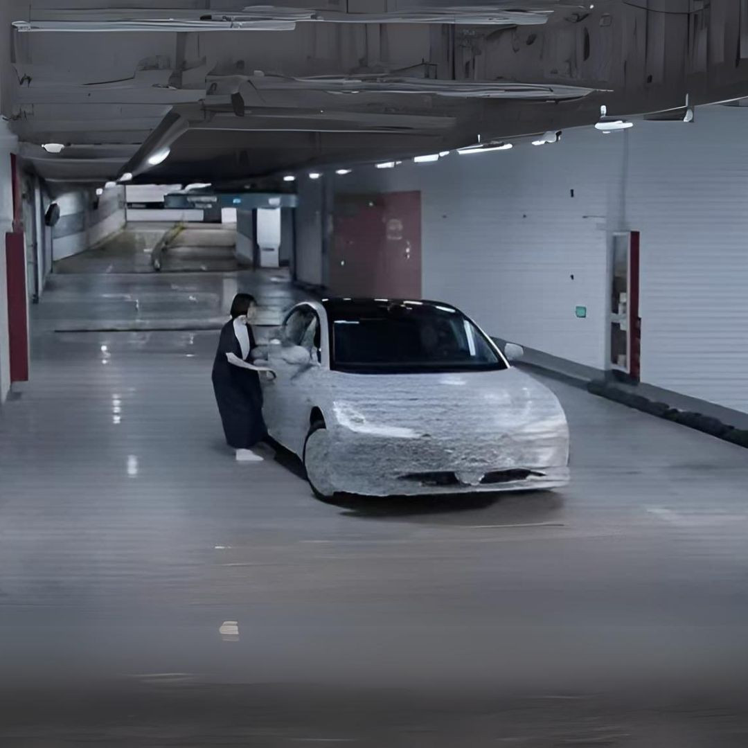 Технология боковой парковки от IM Motors поражает, демонстрируя передовые возможности цифрового шасси