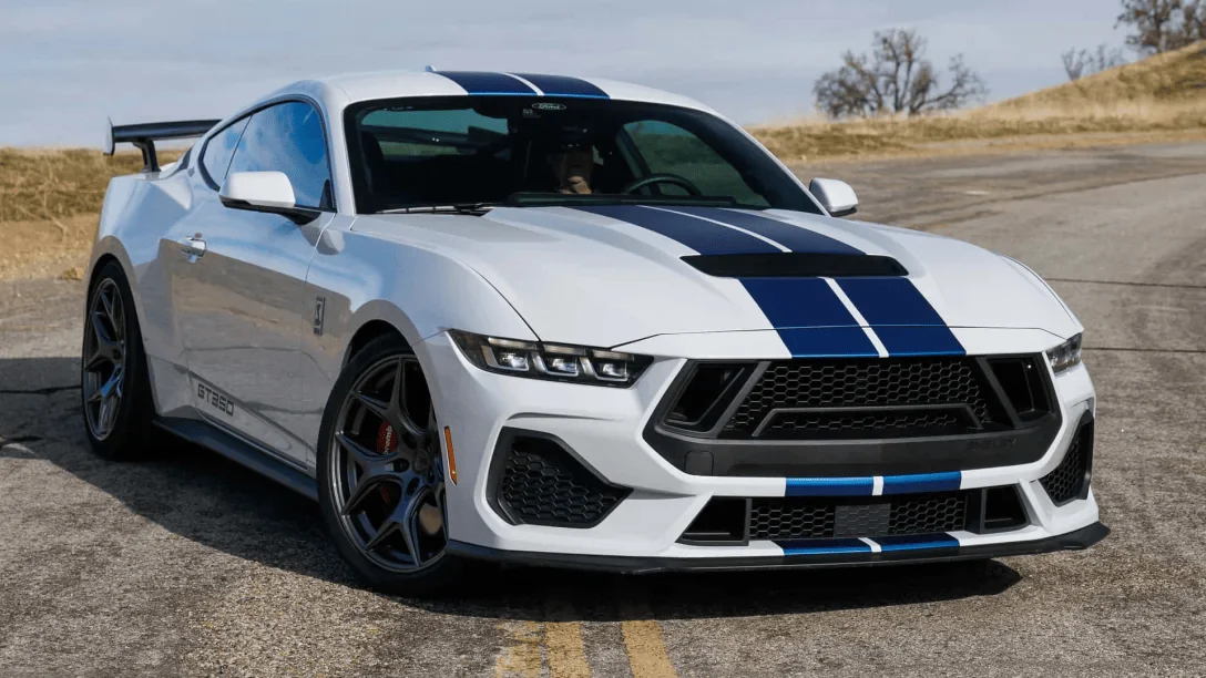Возвращение легенды: спортивный Ford с мощностью до 830 л.с. готов покорять дороги