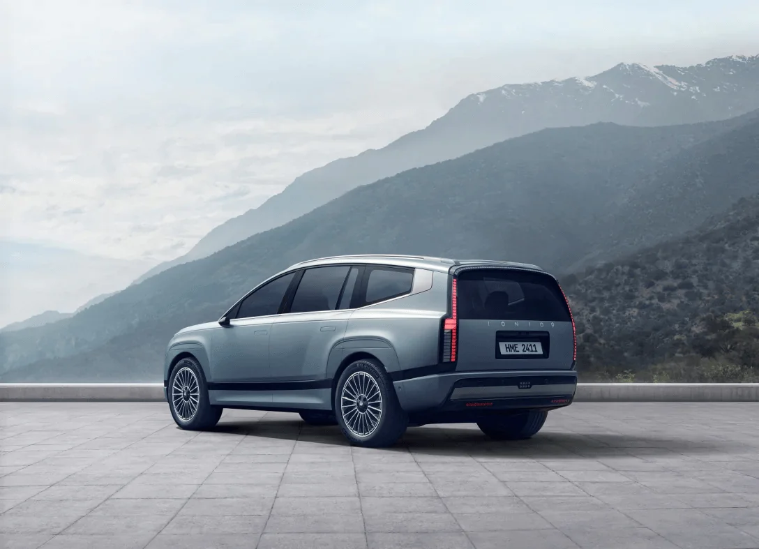 Электрический флагман для всей семьи: Hyundai представляет новый флагманский SUV