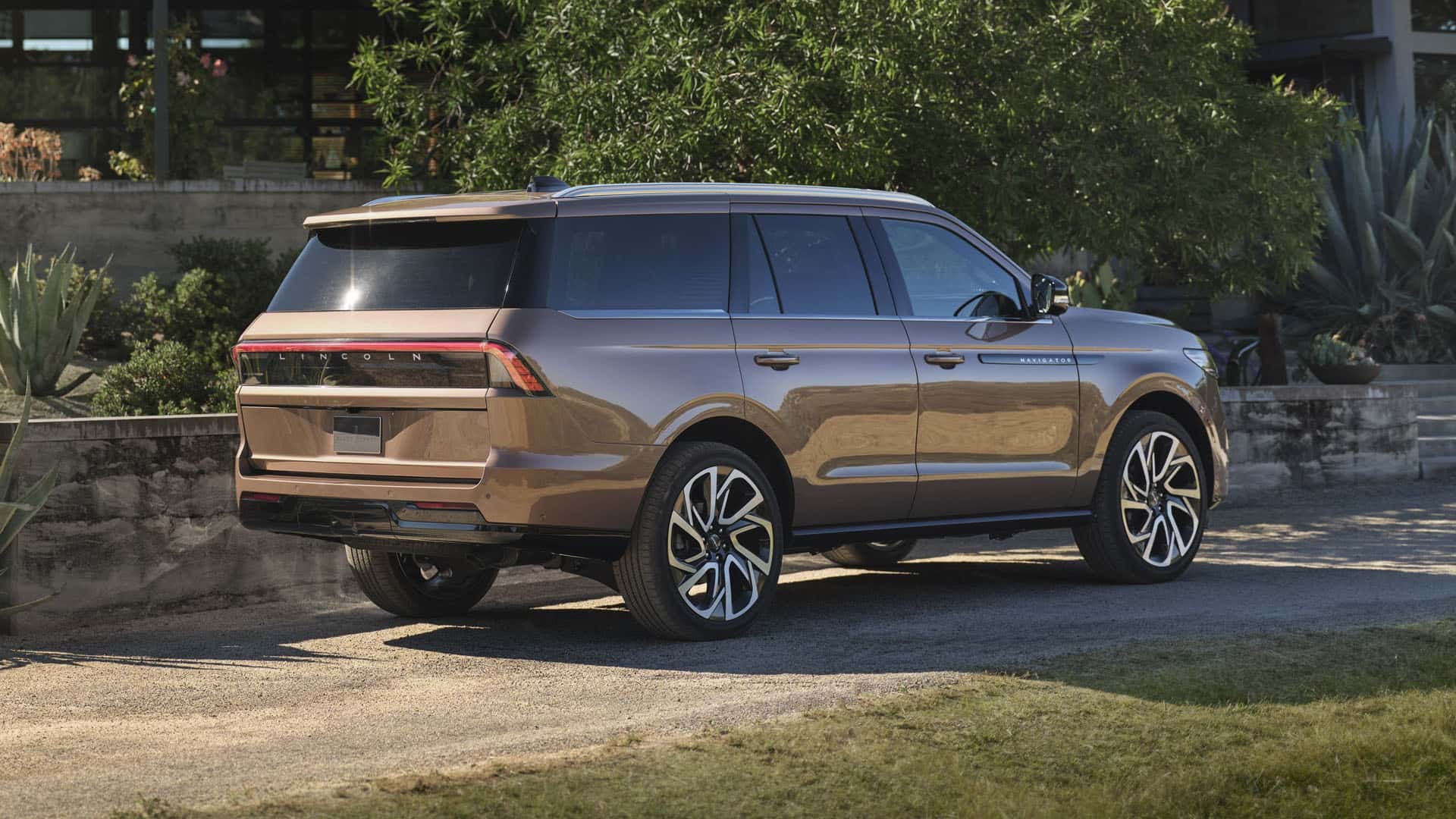 Концерн Ford представил новый Lincoln Navigator 2025 модельного года