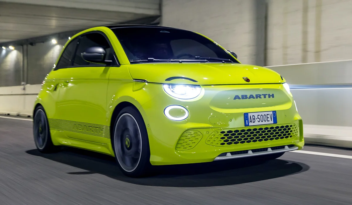 Дебют автомобиля бренда Abarth 500e