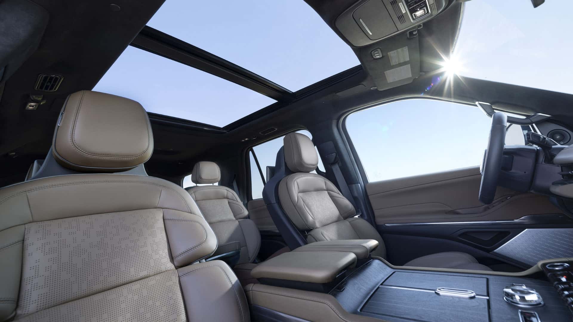Концерн Ford представил новый Lincoln Navigator 2025 модельного года