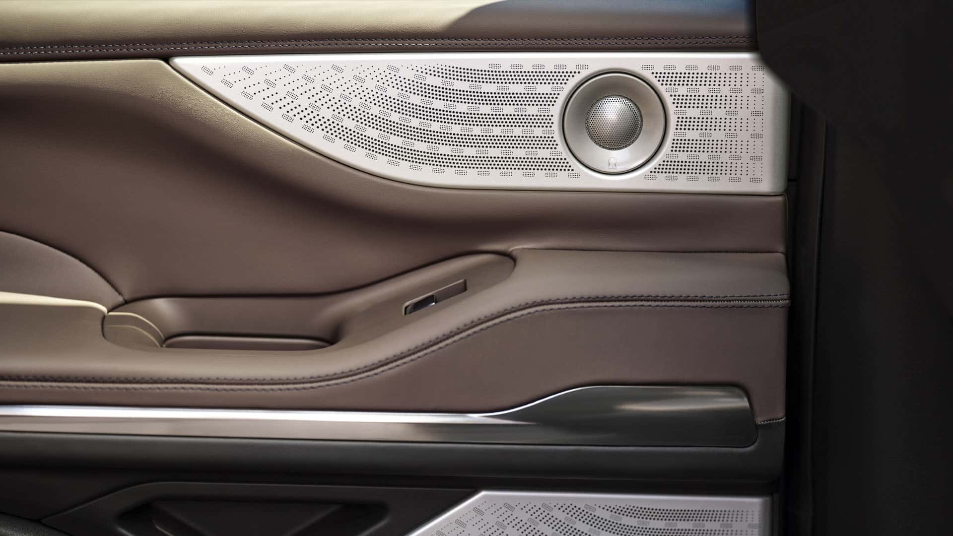 Концерн Ford представил новый Lincoln Navigator 2025 модельного года