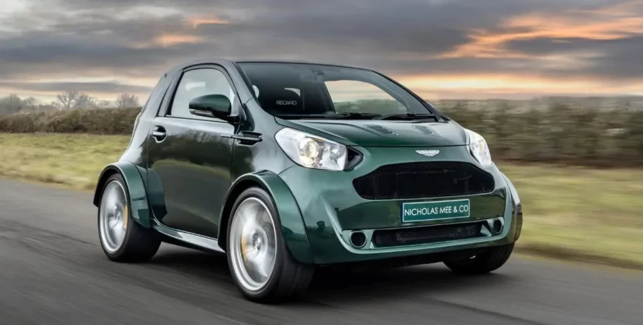 Уникальный Aston Martin V8 Cygnet: 430-сильный спорткар в кузове компактного хэтчбека