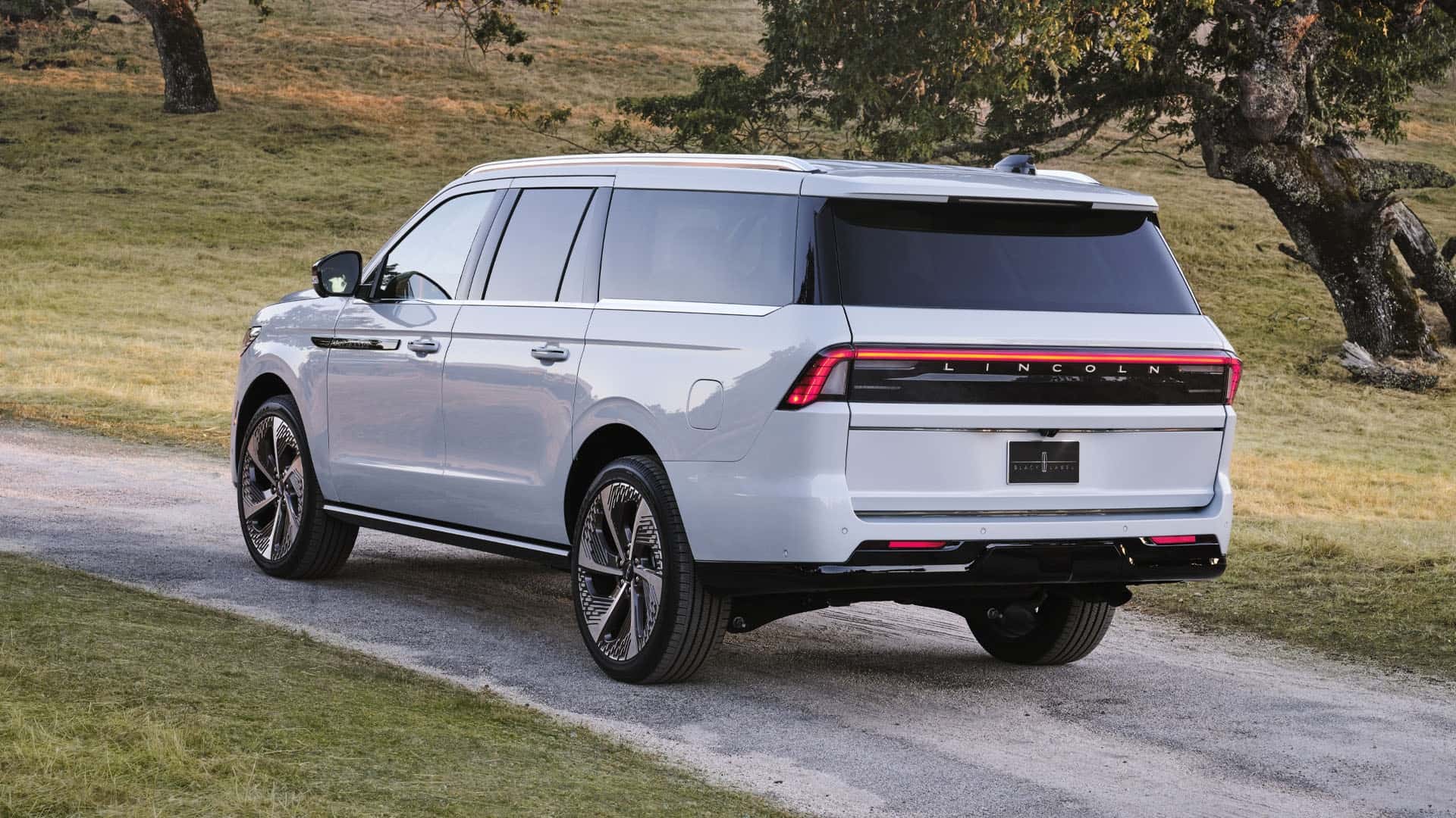 Концерн Ford представил новый Lincoln Navigator 2025 модельного года