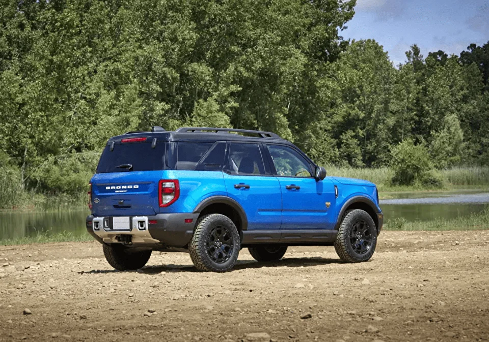 Внедорожный брат Kuga: Ford показал недорогой компактный кроссовер для бездорожья