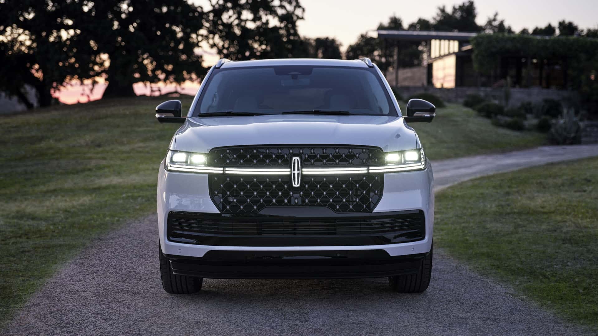 Концерн Ford представил новый Lincoln Navigator 2025 модельного года