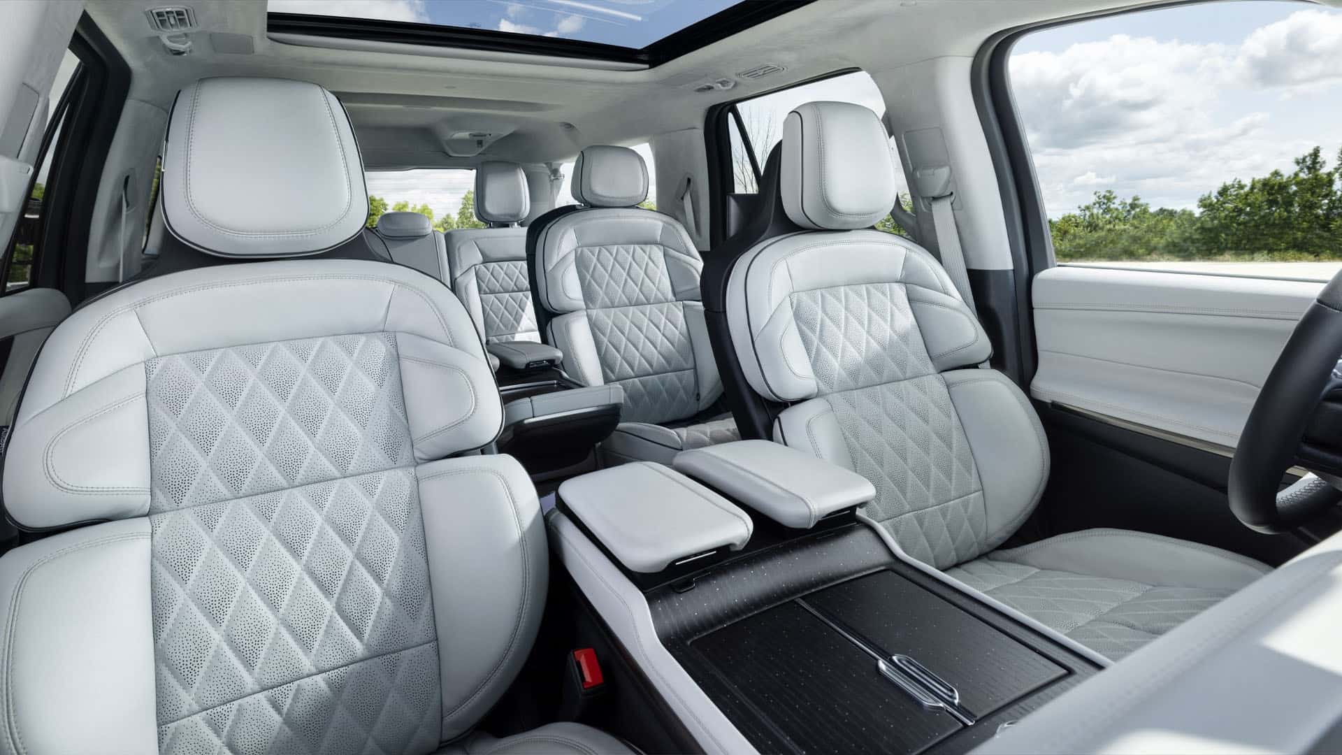 Концерн Ford представил новый Lincoln Navigator 2025 модельного года