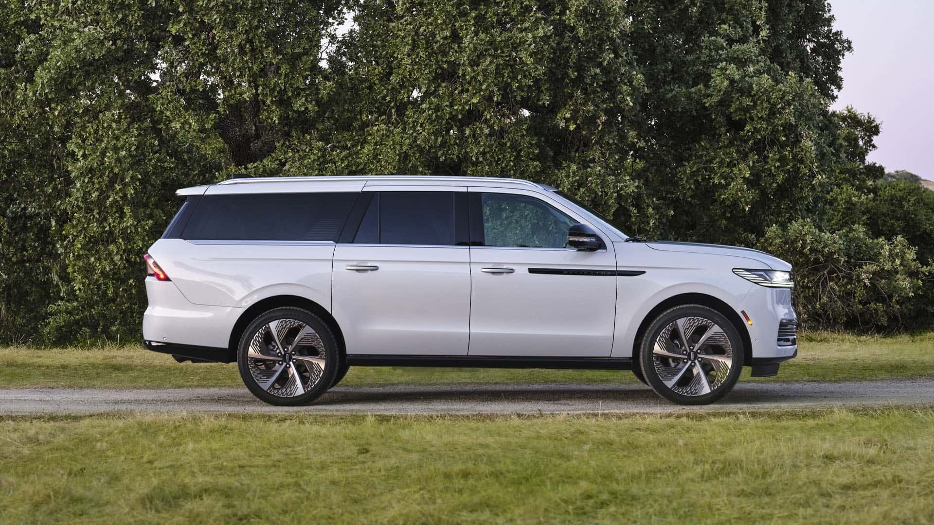 Концерн Ford представил новый Lincoln Navigator 2025 модельного года