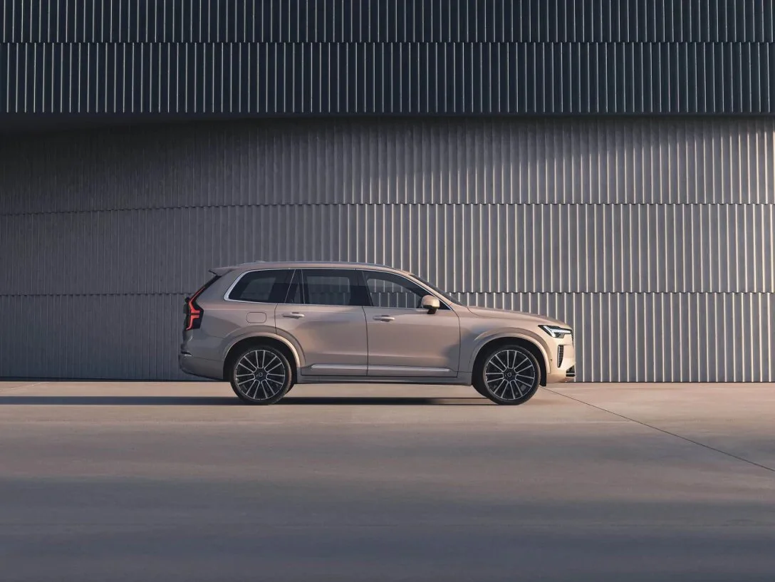 Презентован новый Volvo XC90 2025: как изменился премиальный кроссовер