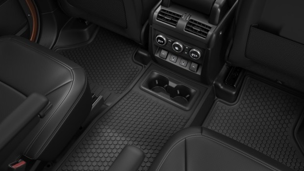 Land Rover Defender моделін жаңартып, жаңа Vertex нұсқасын таныстырды.