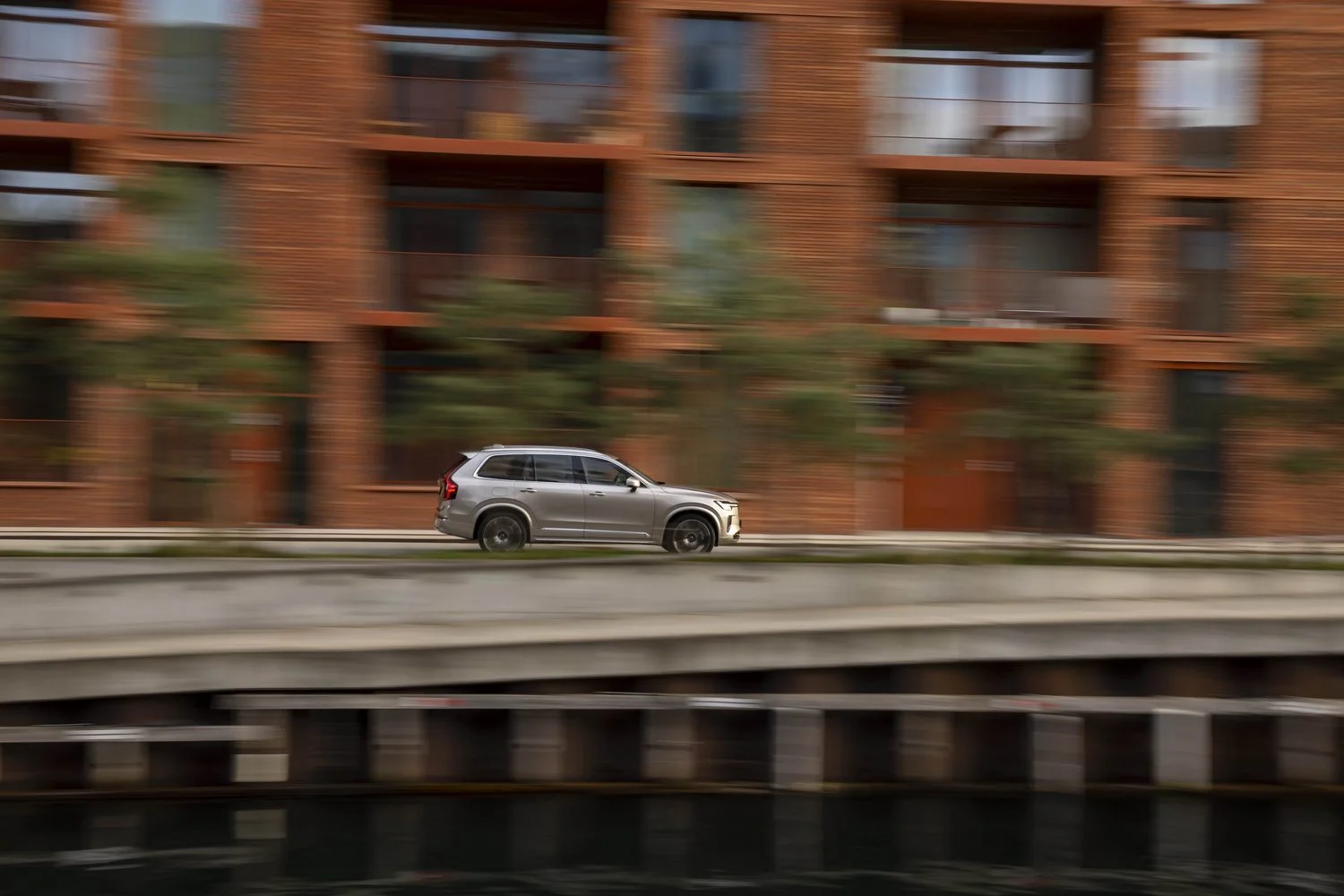 Обзор на новый автомобиль Volvo XC90 T8 2025