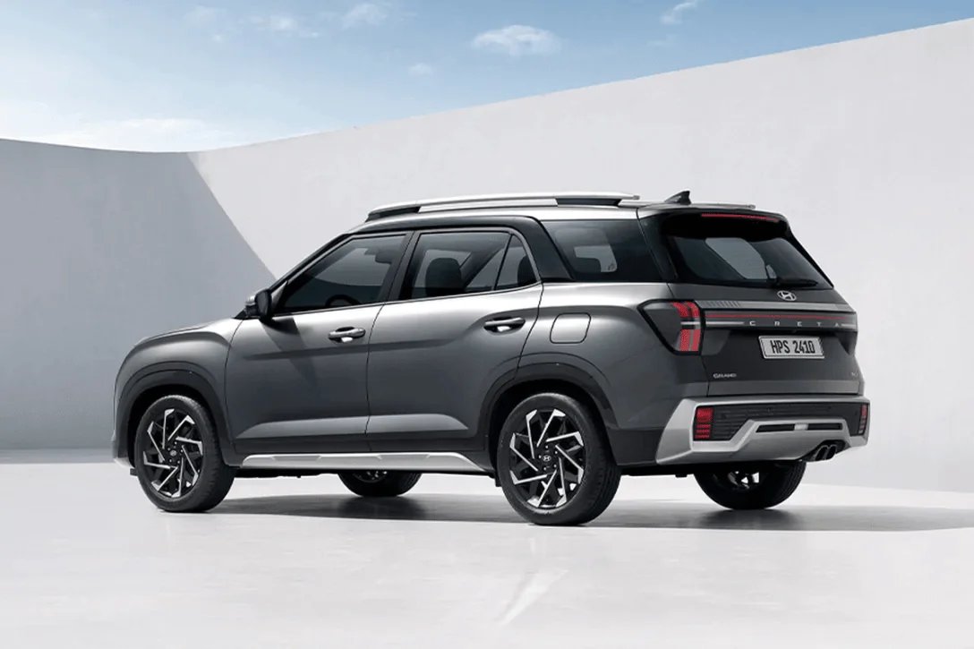 Три ряда кресел и богатая оснастка: Hyundai показала недорогой семейный кроссовер
