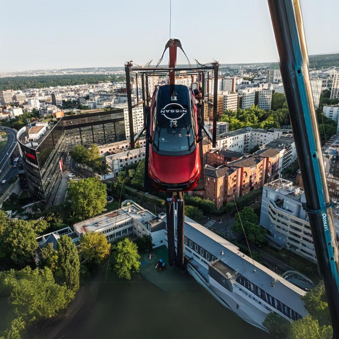 Nissan Qashqai сбросили с высоты 65 метров для нового рекорда