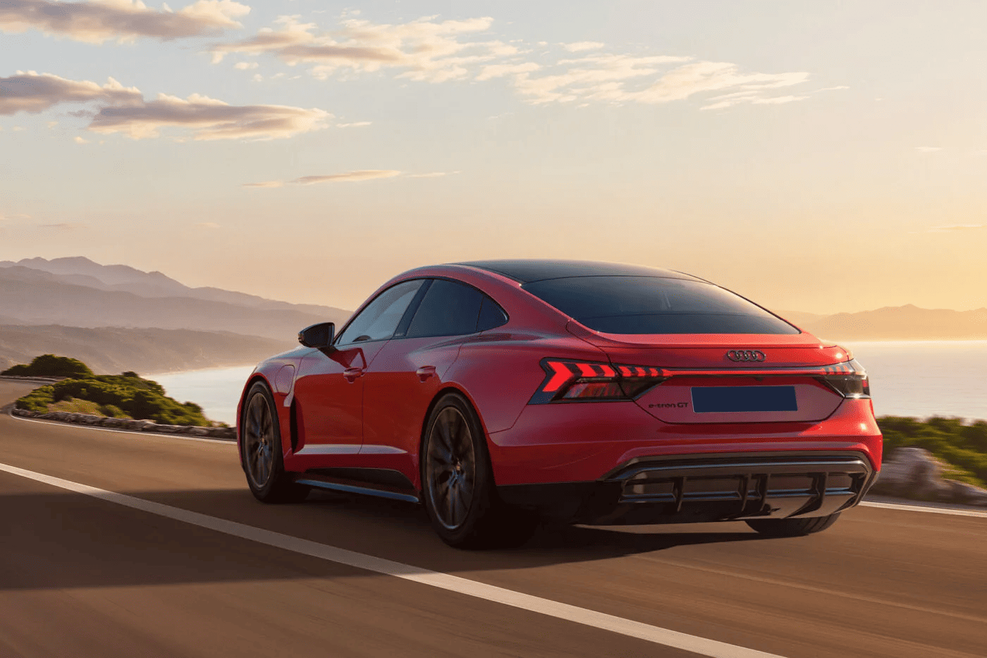 Новый Audi e-tron GT quattro: улучшенная эффективность и запас хода до 622 км