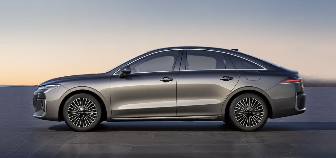 Новый гибрид Roewe M7 DMH от SAIC: запас хода 2050 км и цена от 13 700 долларов