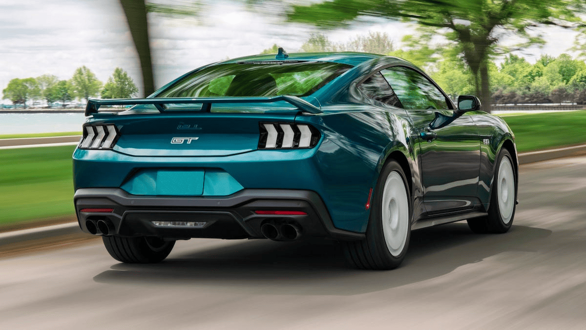 Новый Ford Mustang GT обзавёлся ретро-пакетом в духе 80‑х