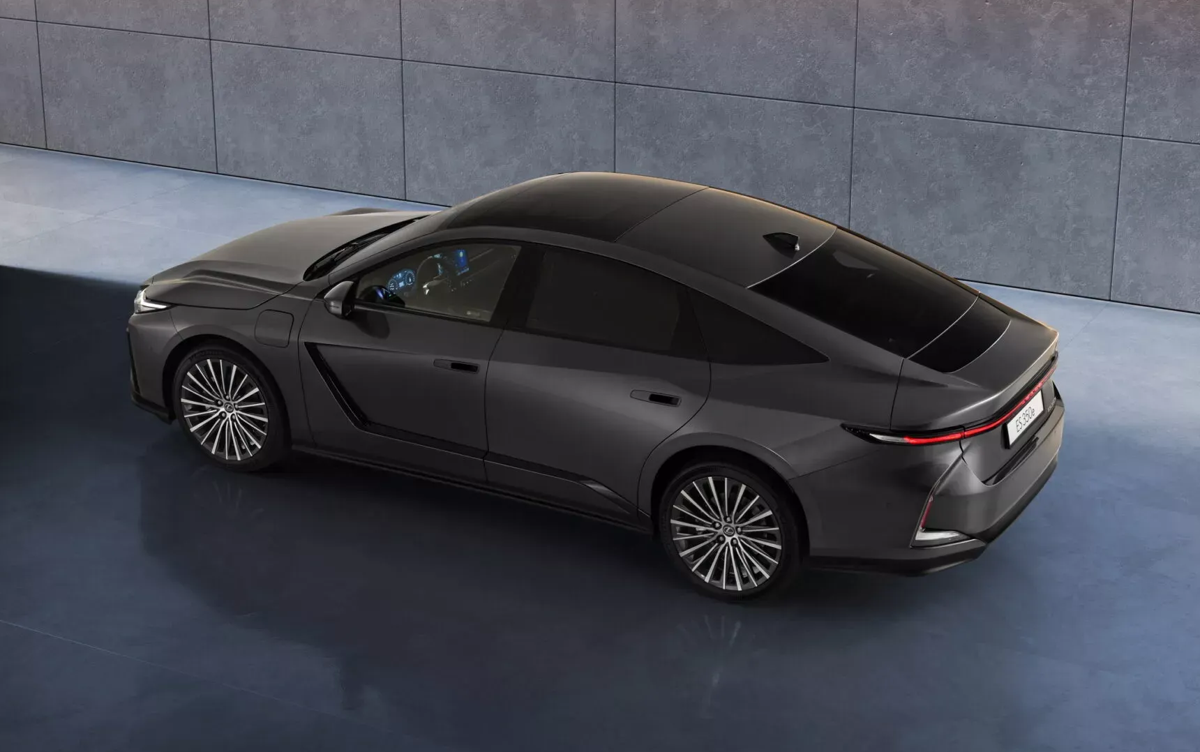 Lexus ES 2026: новый взгляд на премиальный седан с гибридными и электрическими версиями