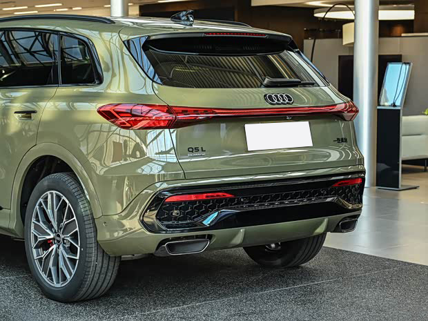 Новый Audi Q5L дебютировал в Китае: платформа PPC, технологии Huawei и обновлённый дизайн
