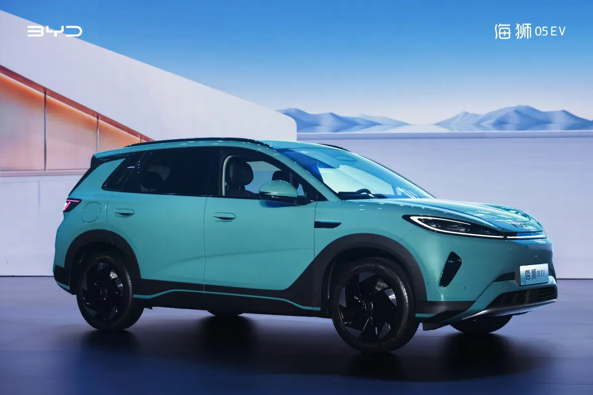 BYD представила новый электрический кроссовер Sealion 05 с расширенным запасом хода и продвинутой системой помощи водителю