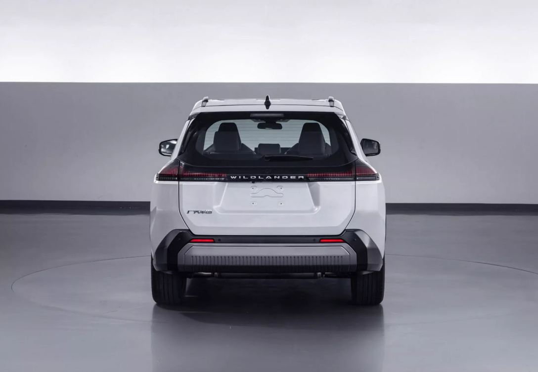 Toyota представила обновлённый кроссовер Wildlander — китайскую версию RAV4 с бензиновым двигателем