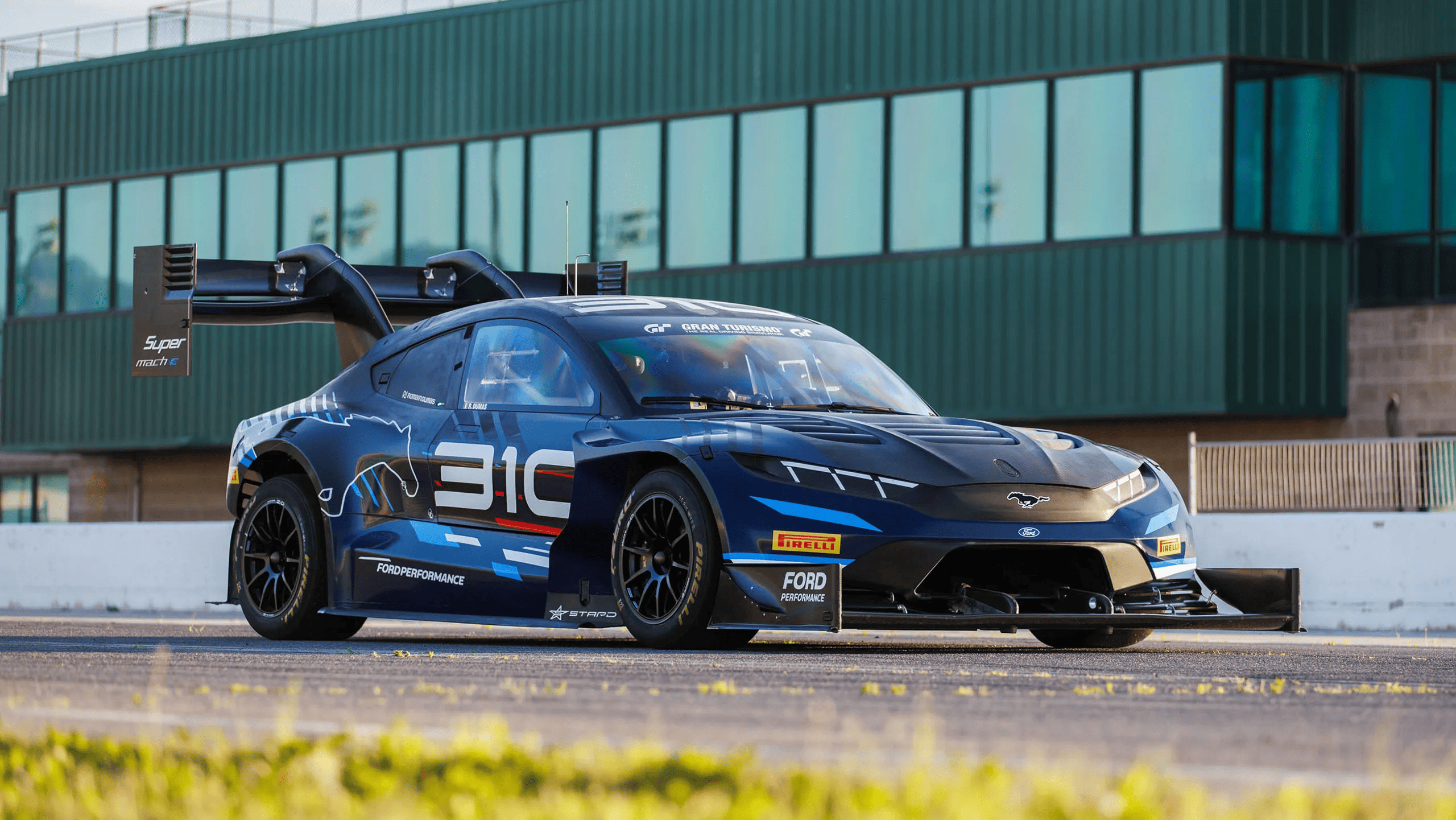 Ford Super Mustang Mach-E: гоночный электрокроссовер с более чем 1400 л.с. и гигантским антикрылом готов к штурму Pikes Peak