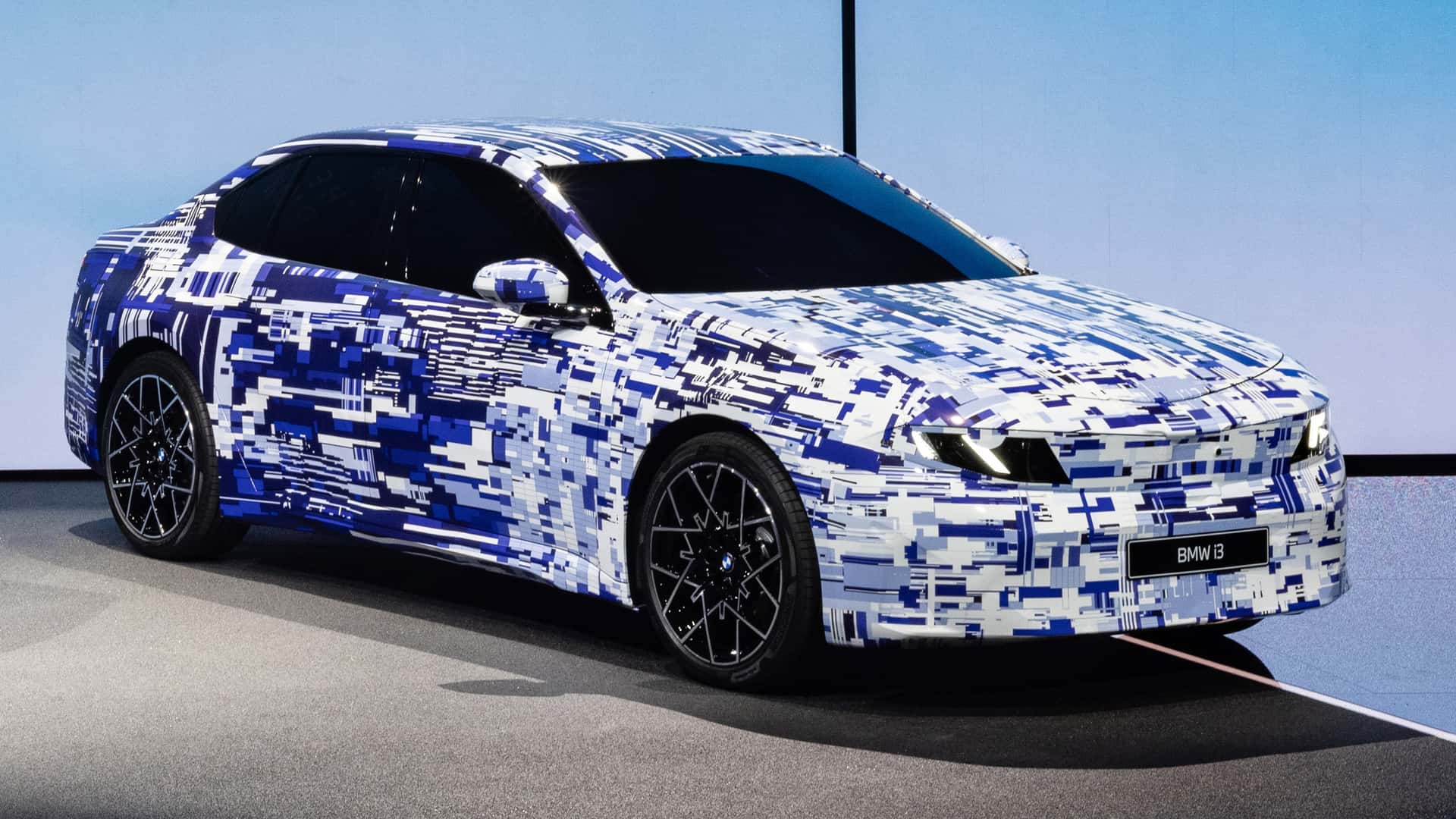 Новый BMW 3 Series: электрическая эра, обновленный дизайн и революционные технологии