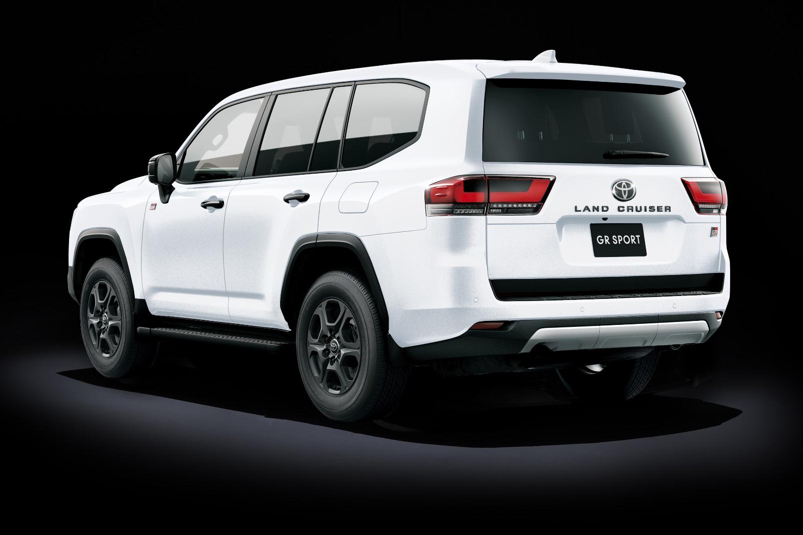 Обновленный Toyota Land Cruiser 300: современные технологии и расширенная комплектация