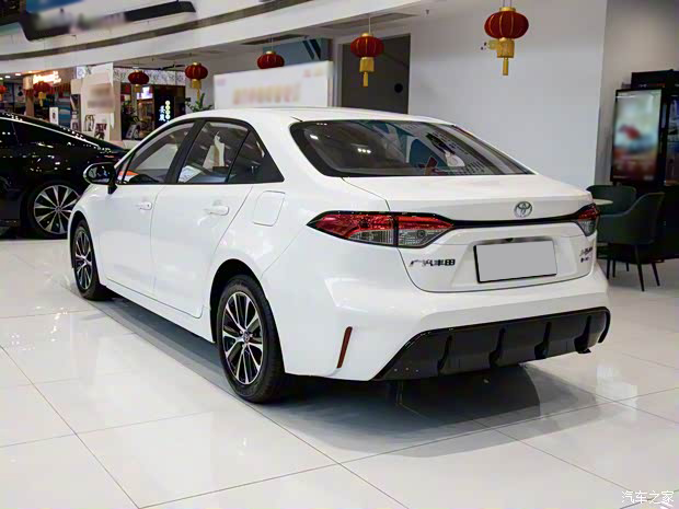 Toyota Levin L вышла в продажу в Китае: чем отличается новый седан от Corolla
