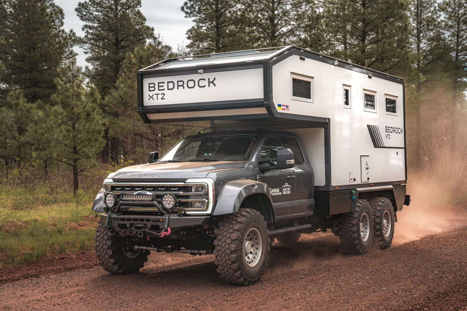 Экстремальный шестиколёсный дом на колесах на базе Ford F‑550