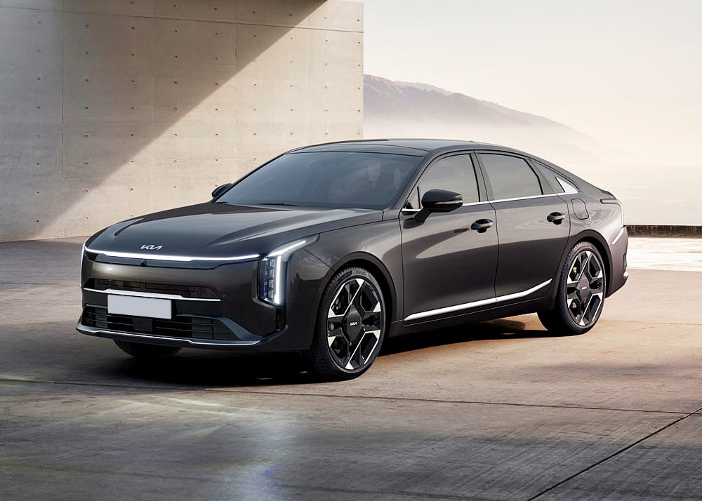 KIA представила обновленные K5 и K8 2026 года: больше функций за разумные деньги