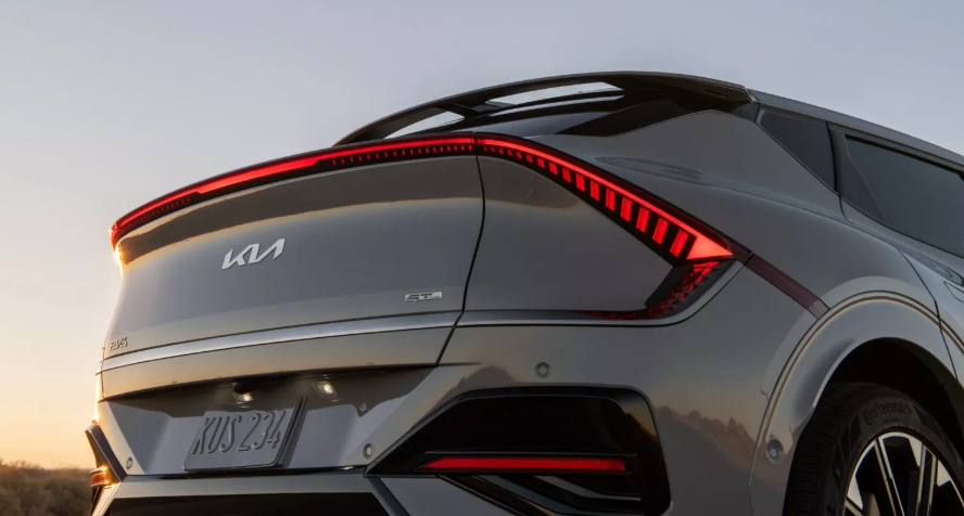 Обновленный Kia EV6: рестайлинговая версия электрического кроссовера представлена официально