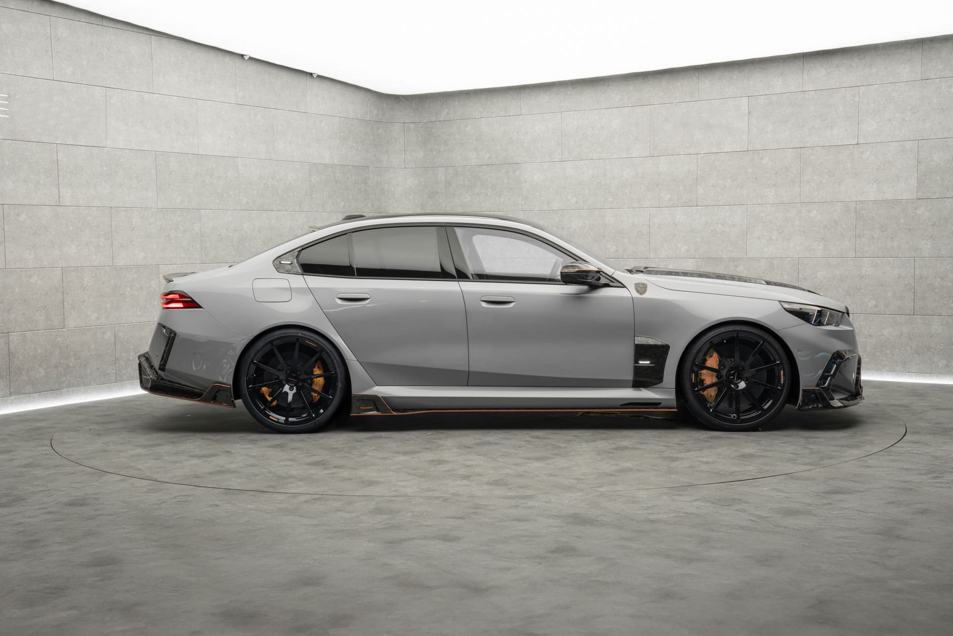 Эксклюзивный BMW M5 от Mansory: ещё больше углеволокна и 850 л.с. мощности