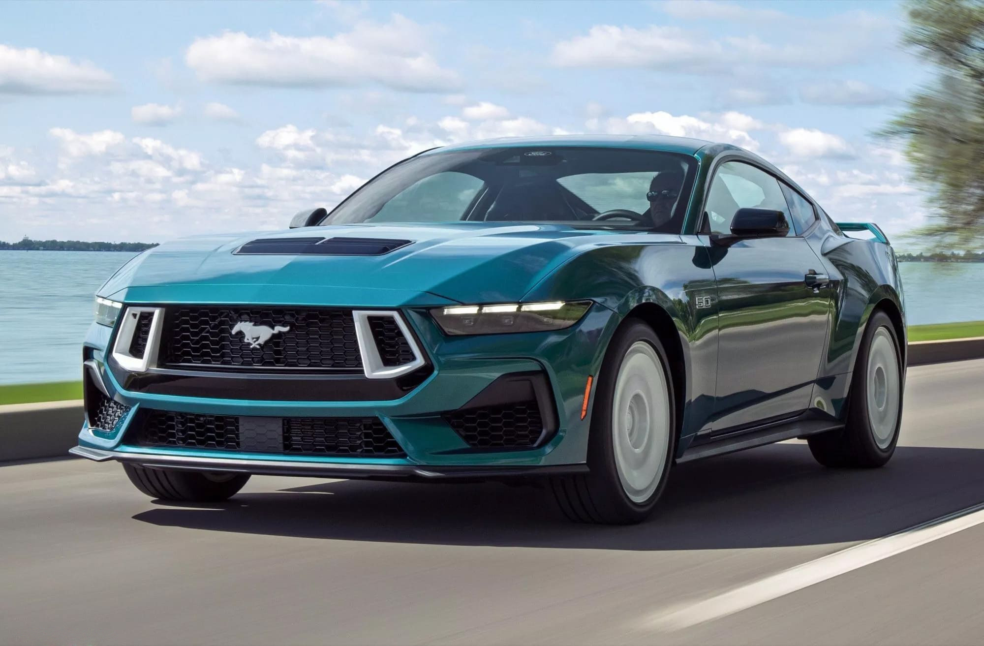 Новый Ford Mustang GT обзавёлся ретро-пакетом в духе 80‑х