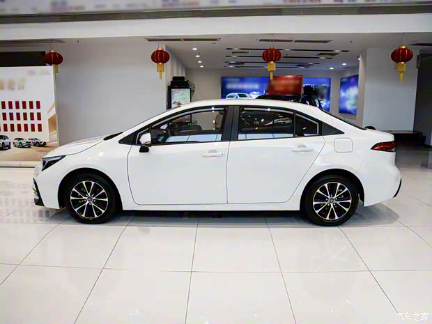 Toyota Levin L вышла в продажу в Китае: чем отличается новый седан от Corolla