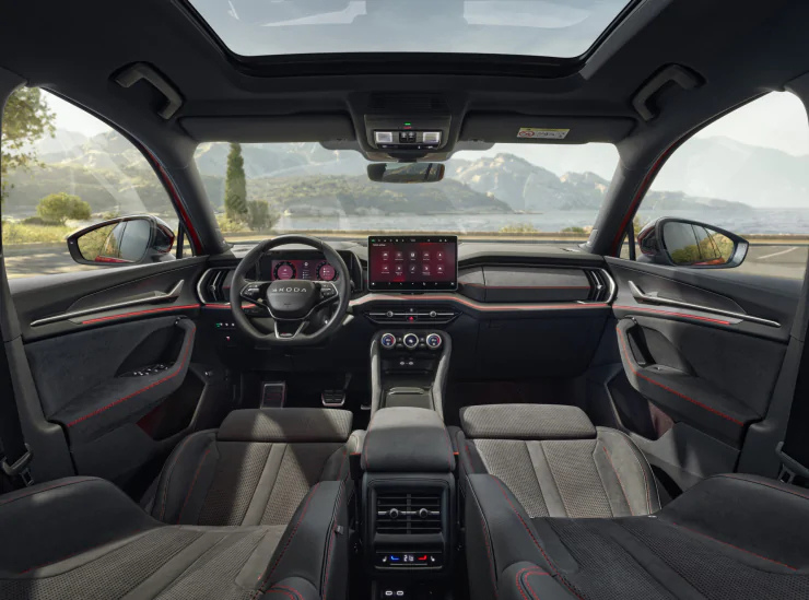 Новый Skoda Kodiaq RS 2025: Мощный семейный кроссовер с турбомотором и спортивной подвеской