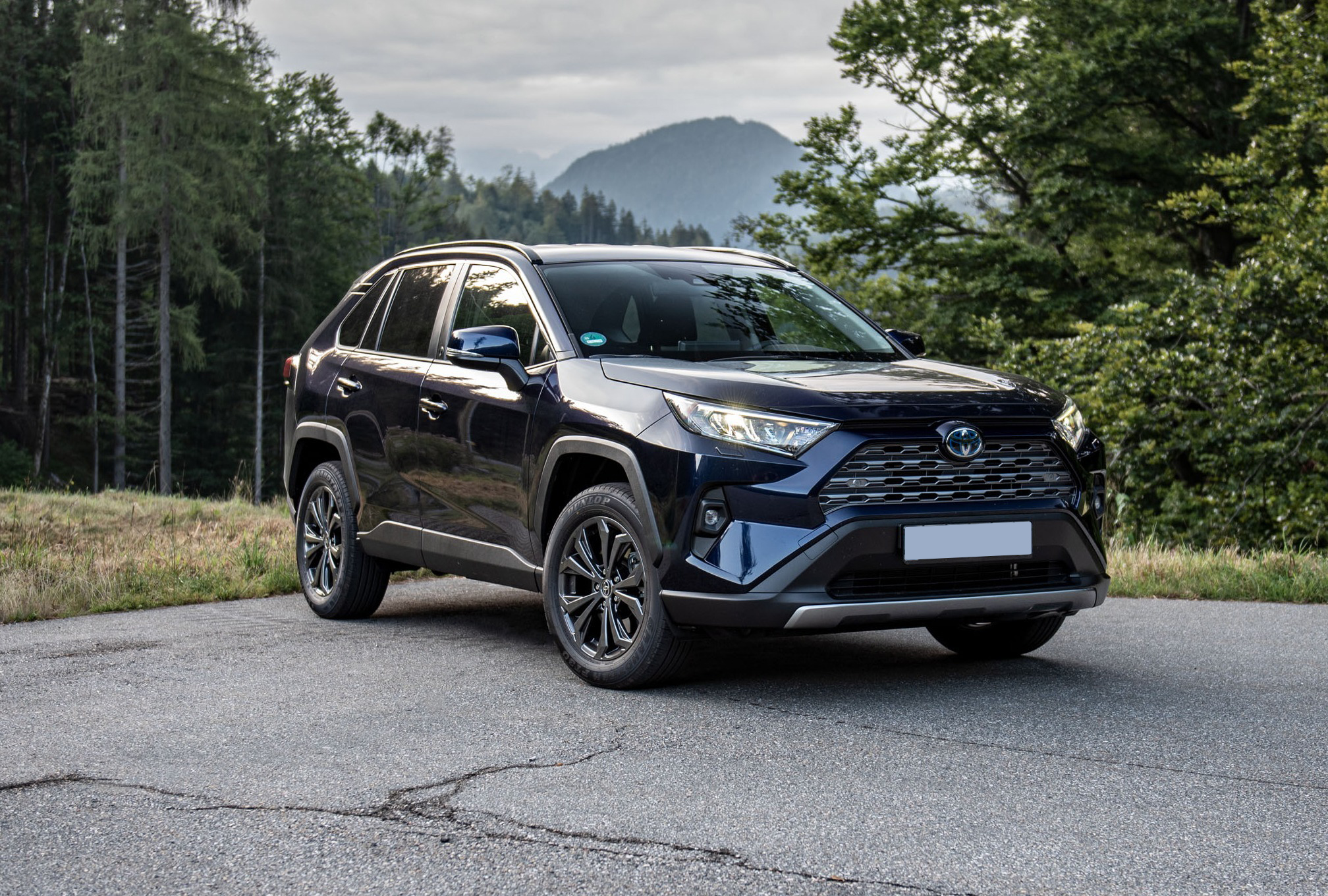 Самые продаваемые автомобили мира в 2025 году: смена лидера и рост рынка