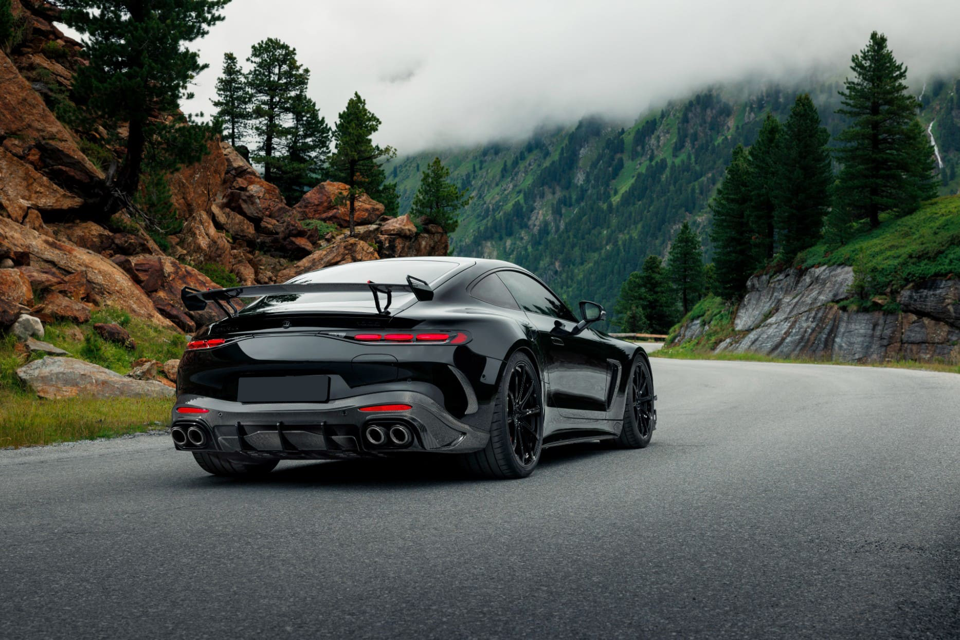 Brabus 1000: Новый 1000-сильный гибридный суперкар на базе Mercedes-AMG GT