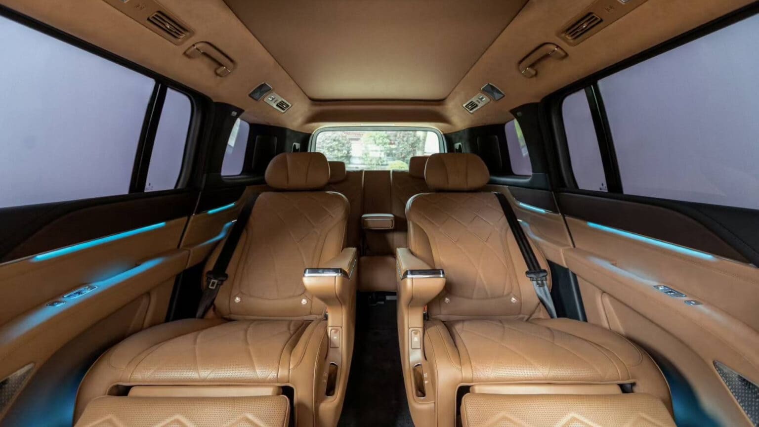 Новый роскошный электровнедорожник BYD бросает вызов Rolls-Royce Cullinan — мощь, золото и цена вдвое ниже